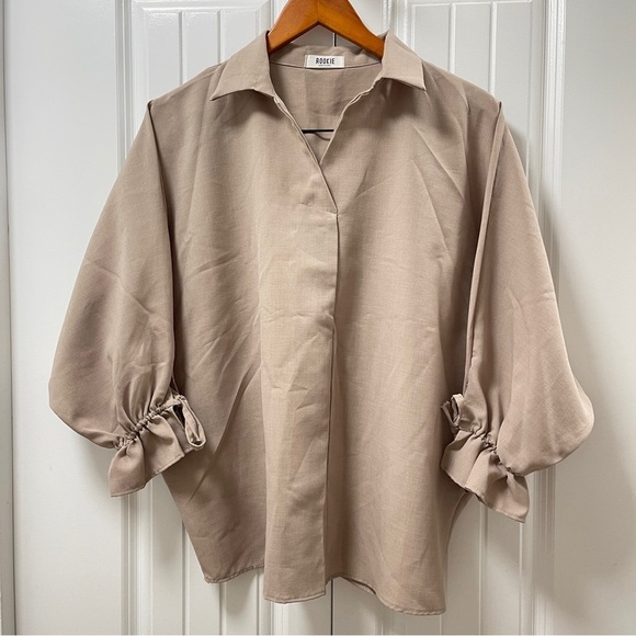 Rookie Beige Collared Blouse with Tied Cuffs - Picture 2 of 9